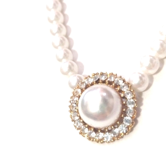 VINTAGE PEARL COLLAR NECKLACE AND MATCHING EARRINGS SET WITH CRYSTAL RHINESTONES - Picture 3 of 9